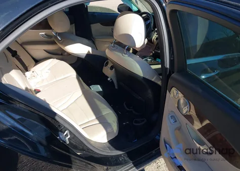 2016 Mercedes-Benz C 300 4Matic из США, поврежденный, VIN 55SWF4KB0GU101936